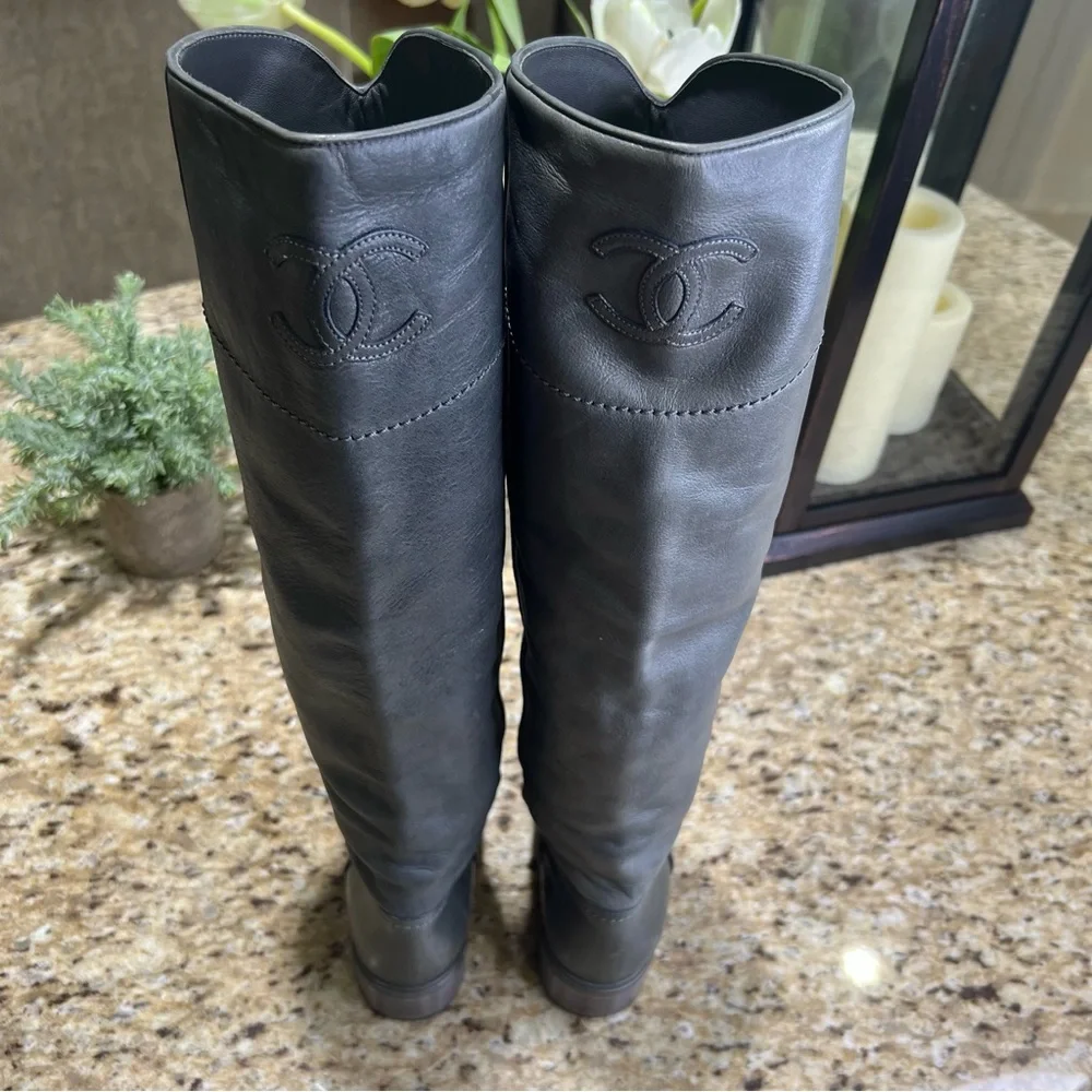 CHANEL Gray Interlocking CC Logo Leather Riding Boots 36.5